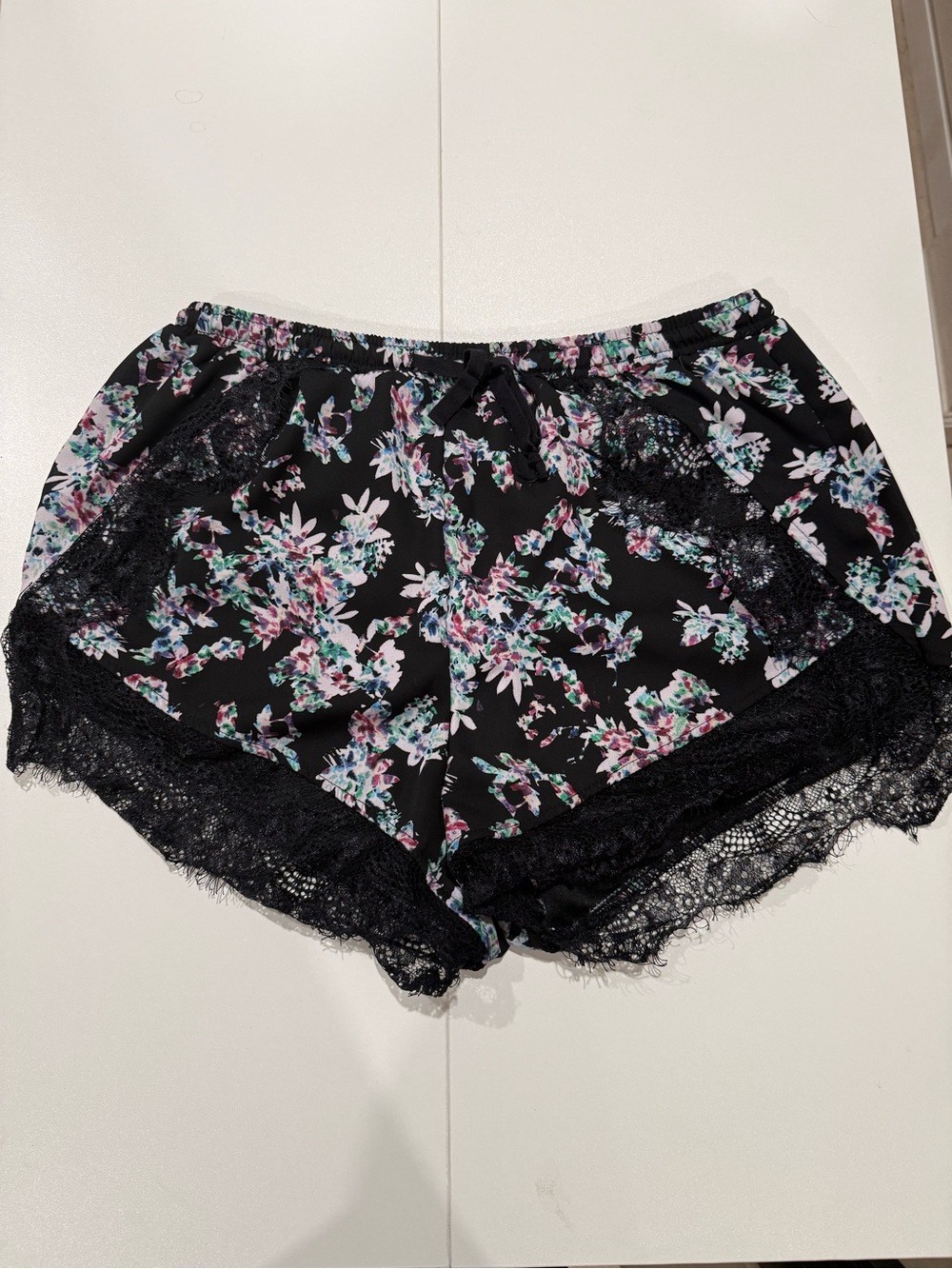 Paper Crane Black Floral Lace-Trim Shorts with Tie Front Size Large
